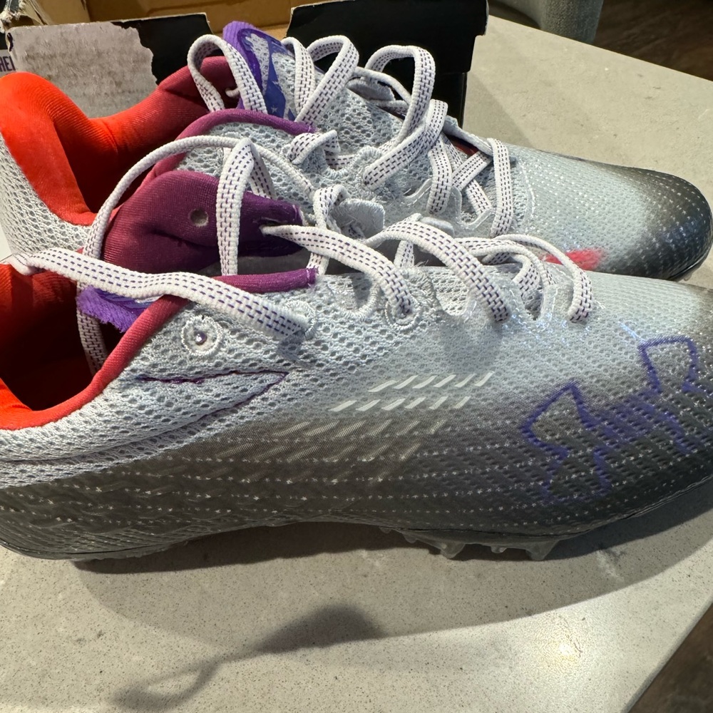 Under Armour Women's Blur Smoke MC Cleats SIZE 8 BRAND NEW